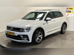 Volkswagen Tiguan - 1.5 TSI R-Line Comfortline Business trekhaak led panoramadak benzine virtuel;e cockpit nav
