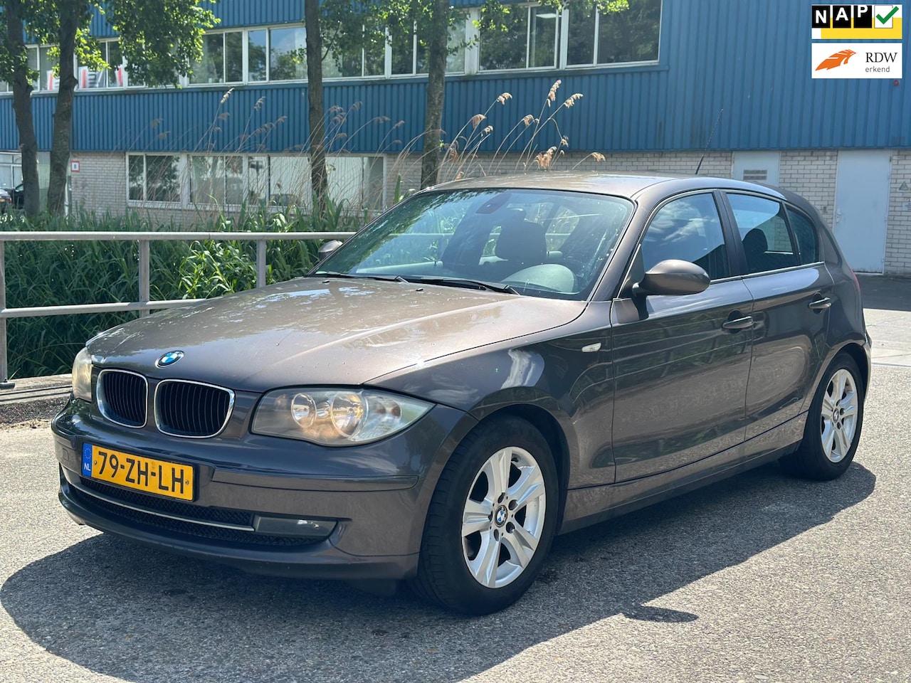 BMW 1-serie - 118i Business Line 5drs Airco! LM velgen! NAP! 1 jaar APK! - AutoWereld.nl