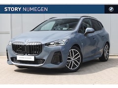 BMW 2-serie Active Tourer - 220i M Sport Automaat / Panoramadak / Trekhaak / Achteruitrijcamera / Adaptief M Onderstel