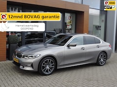 BMW 3-serie - 330e eDrive Edition 31.000km | Oxidgrau | Leer/Memory | 360Cam | HarmanKardon | 18” | Head