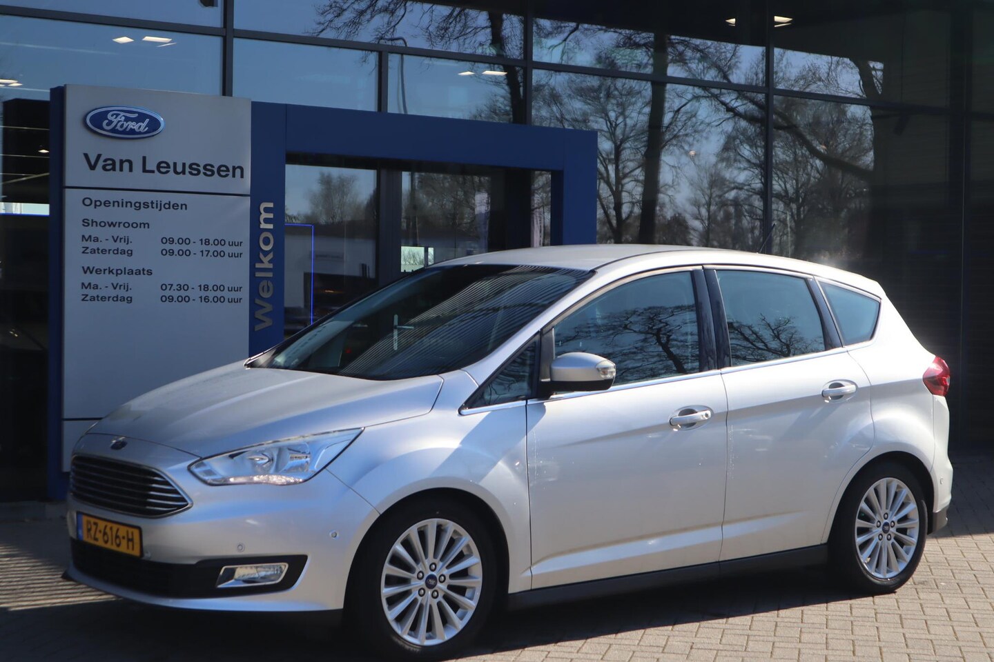 Ford C-Max - 125PK TITANIUM NAVI PARK-SENSOREN 17"LM-VELGEN CLIMA CRUISE KEYLESS VOORRUITVERWARMING NL- - AutoWereld.nl