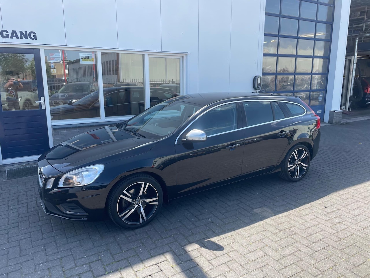 Volvo V60 - 1.6 T3 R-Design 1.6 T3 R-Design - AutoWereld.nl