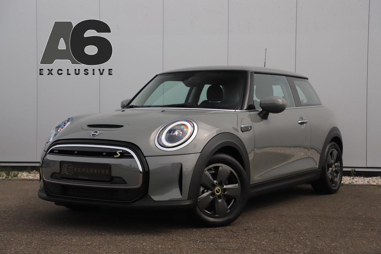 MINI Mini-Electric - Essential 33 kWh Automaat Incl. BTW - AutoWereld.nl