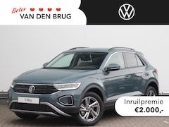 Volkswagen T-Roc - Life Edition 1.0 TSI 116pk | Trekhaak | Achteruitrijcamera | Parkeersensoren | 17" velgen