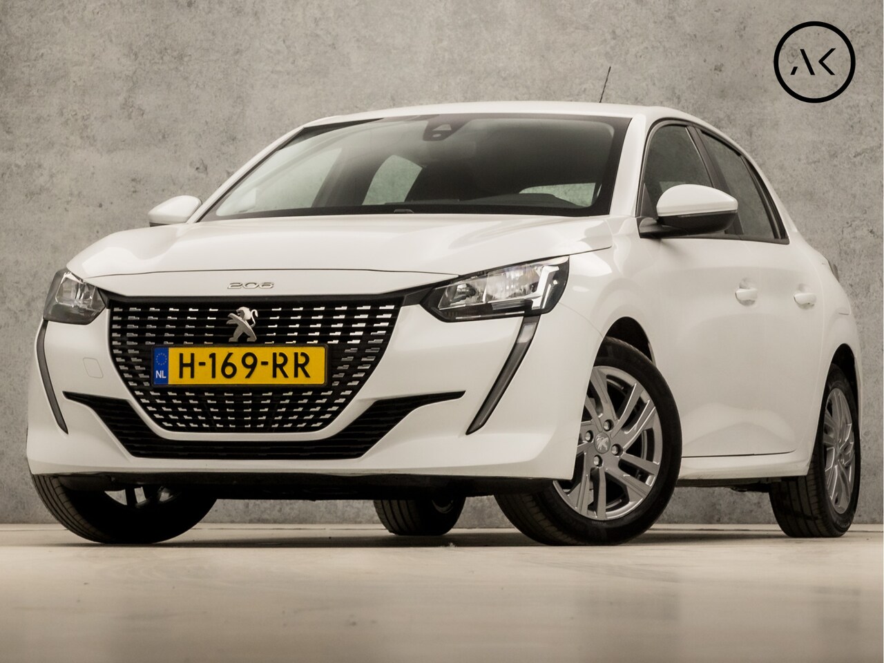 Peugeot 208 - 1.2 PureTech Sport (APPLE CARPLAY, GROOT NAVI, 360 CAMERA, LM VELGEN, SPORTSTOELEN, PARKEE - AutoWereld.nl