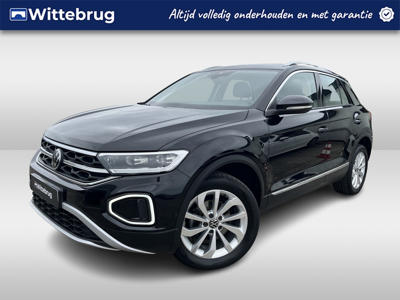 Volkswagen T-Roc - 1.5 TSI 150pk Style DSG Automaat Navigatie / Digital Cockpit Pro / 17"LM Velgen / App-Conn - AutoWereld.nl