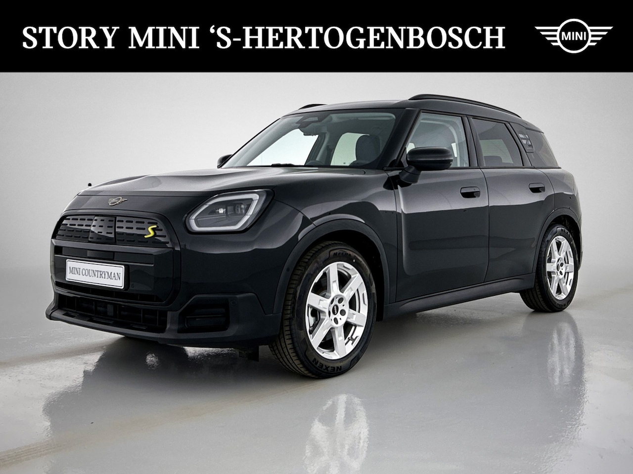 MINI Countryman - Cooper SE ALL4 Automaat / Classic / Pakket M Plus / 18" Asteroid Spoke - AutoWereld.nl