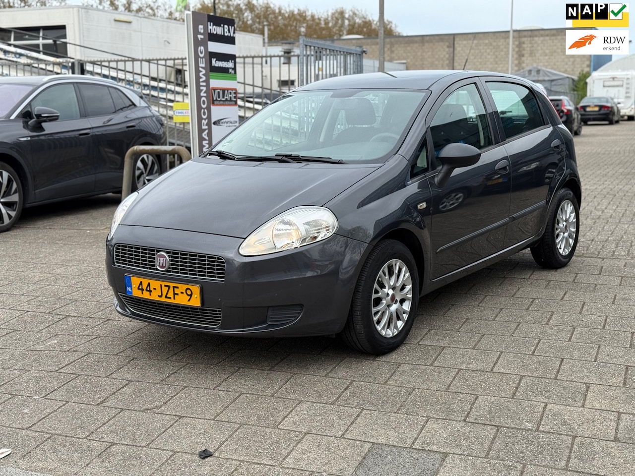 Fiat Grande Punto - 1.4 Active | AUTOMAAT | LAGE KM - AutoWereld.nl