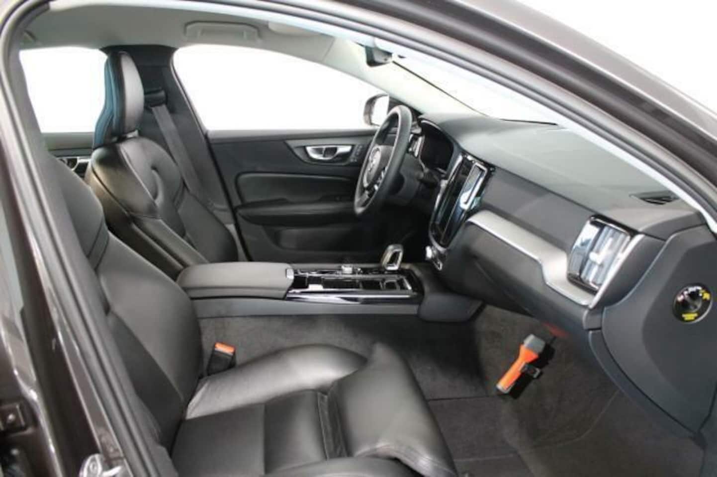 Volvo S60 - 2.0 Recharge T6 AWD Plus Bright 2.0 Recharge T6 AWD Plus Bright - AutoWereld.nl