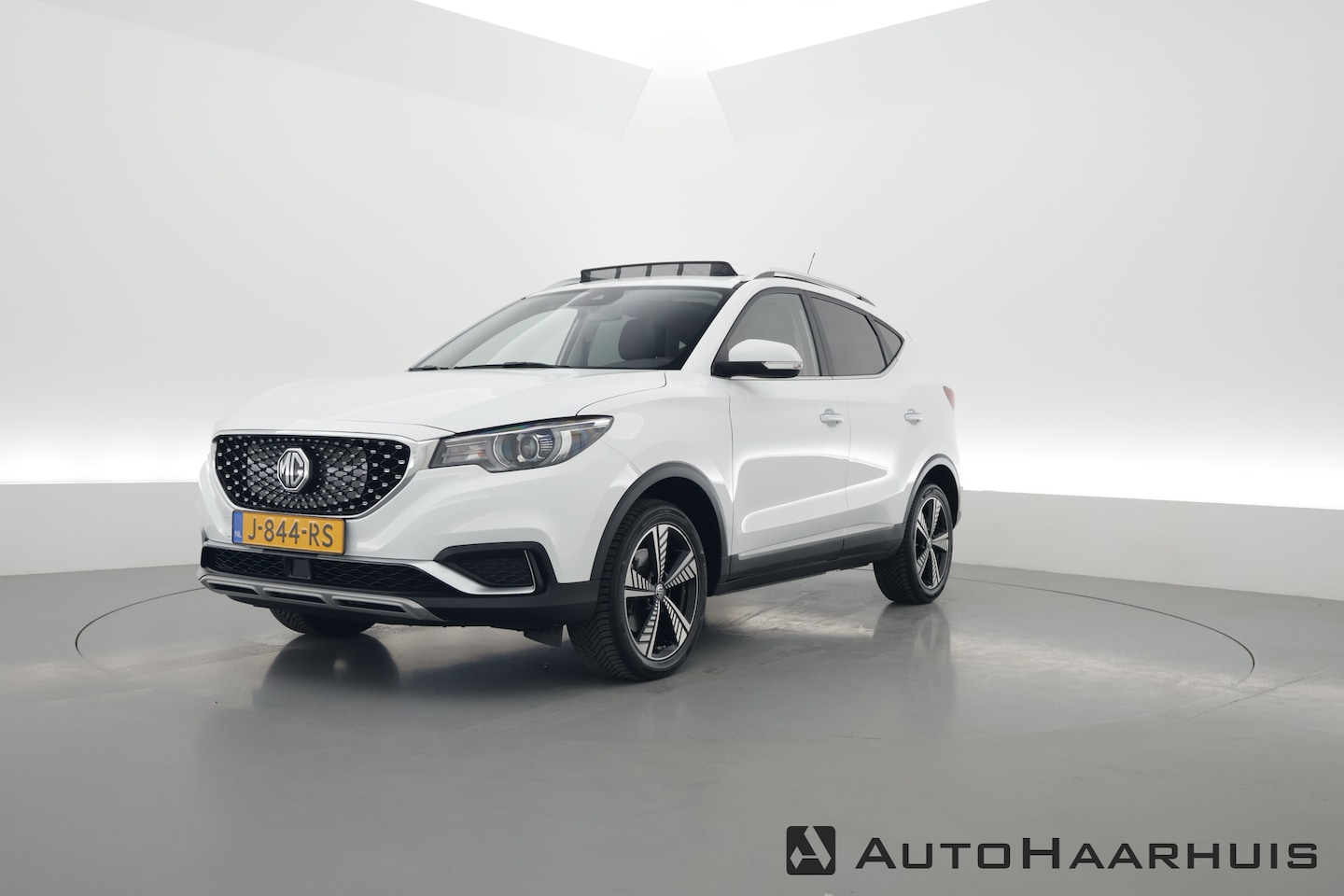 MG ZS - EV Luxury 45 kWh | Pano | Camera | Adapt. Cruise | Keyless | Apple CarPlay - AutoWereld.nl
