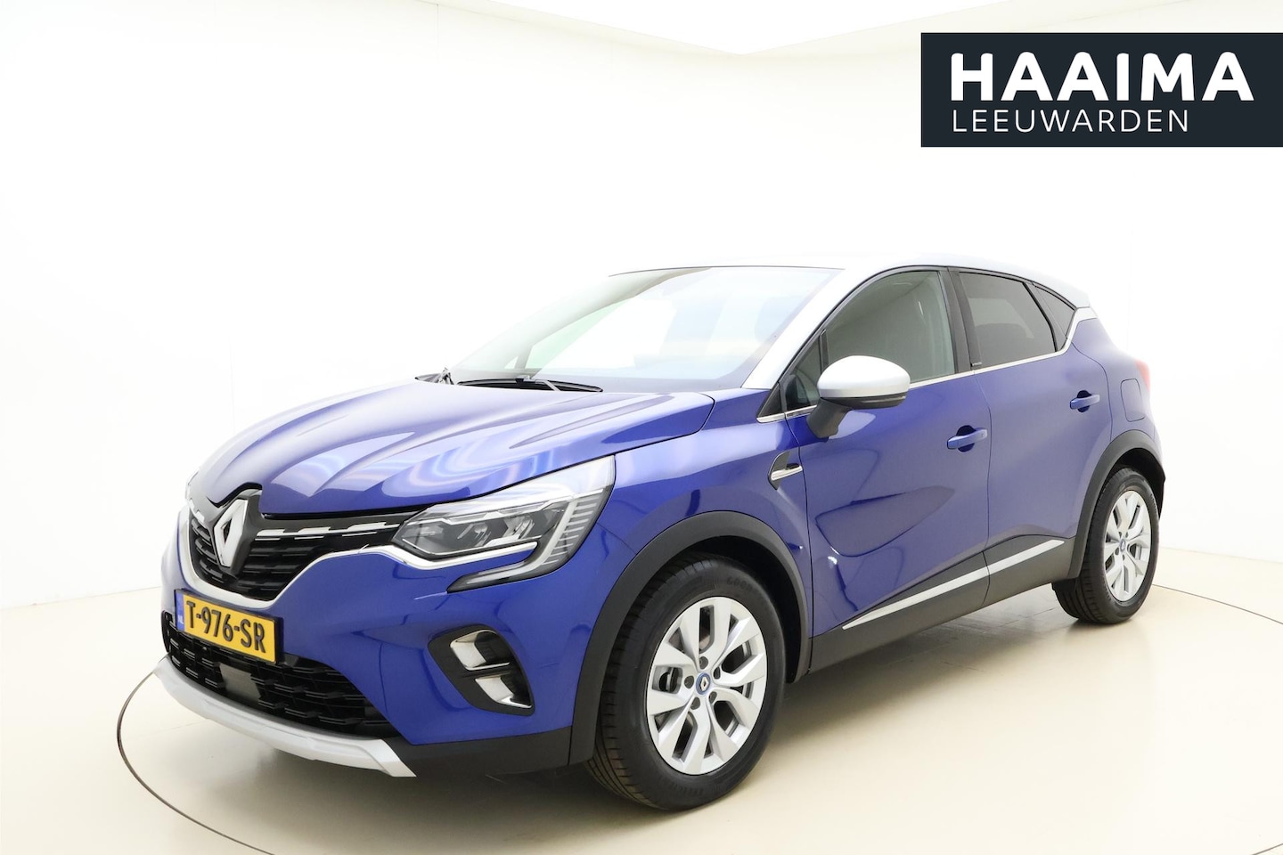 Renault Captur - 1.6 E-Tech Plug-in Hybrid Intens 160 PK | Automaat | Trekhaak | Camera | Parkeersensor | N - AutoWereld.nl