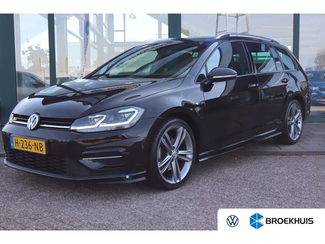 Volkswagen Golf Variant - 1.5 TSI 150PK 7-DSG Highline Business R | Trekhaak | Virtual Cockpit | Achteruitrijcamera - AutoWereld.nl