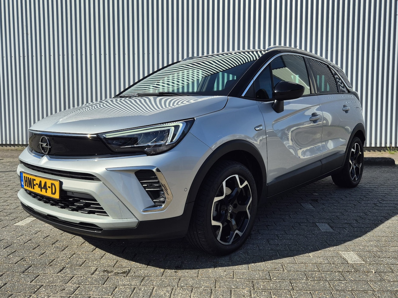 Opel Crossland - 1.2 110PK Turbo | Level 3 | Achteruitrijcamera | 17 inch LMV | Stof / Lederen bekleding | - AutoWereld.nl