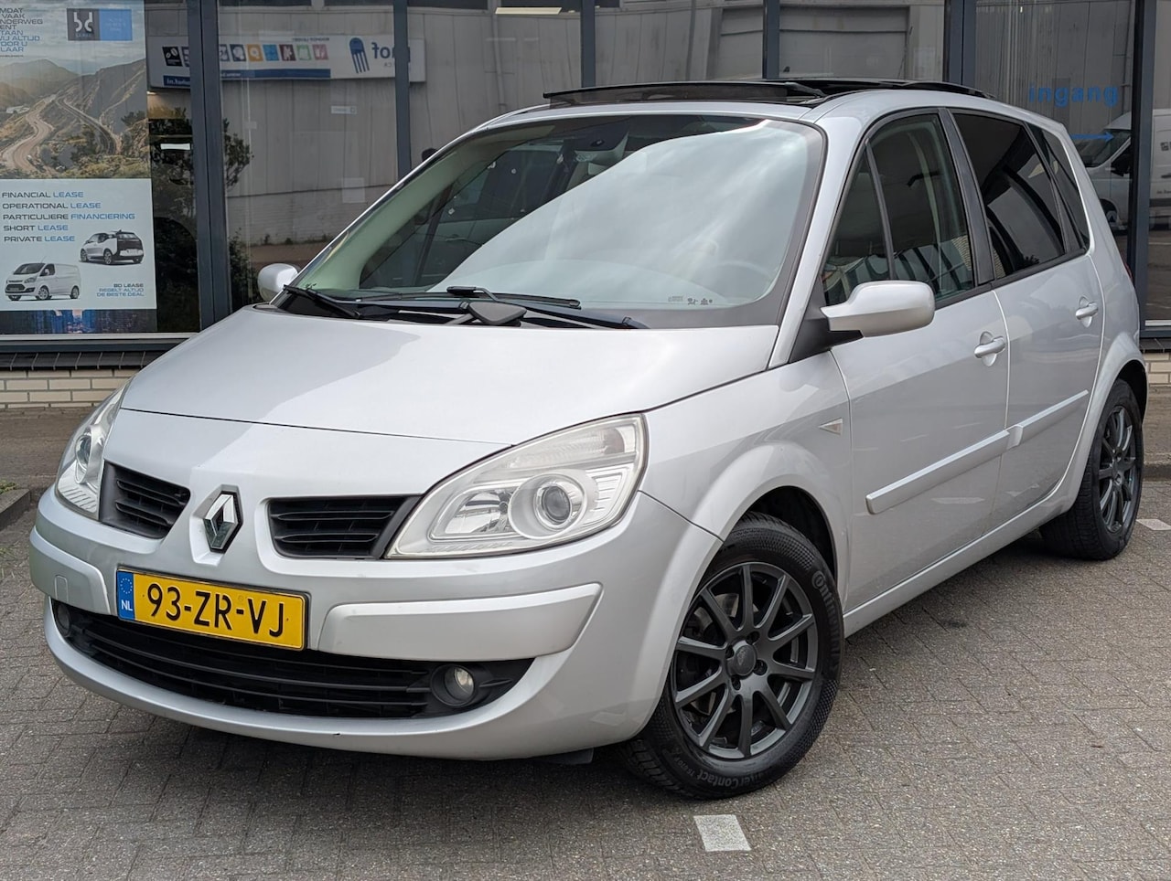Renault Scénic - 1.6-16V Business Line / PANO / TREKHAAK - AutoWereld.nl