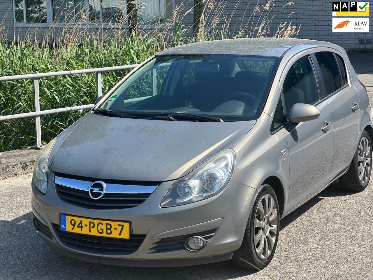 Opel Corsa - 1.4-16V '111' Edition!2011!5-deurs!LM.velgen!Airco!APK! - AutoWereld.nl