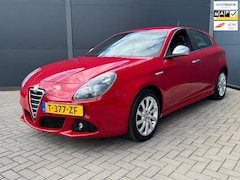 Alfa Romeo Giulietta - 1.4 T Distinctive / Leer / Clima / Pdc