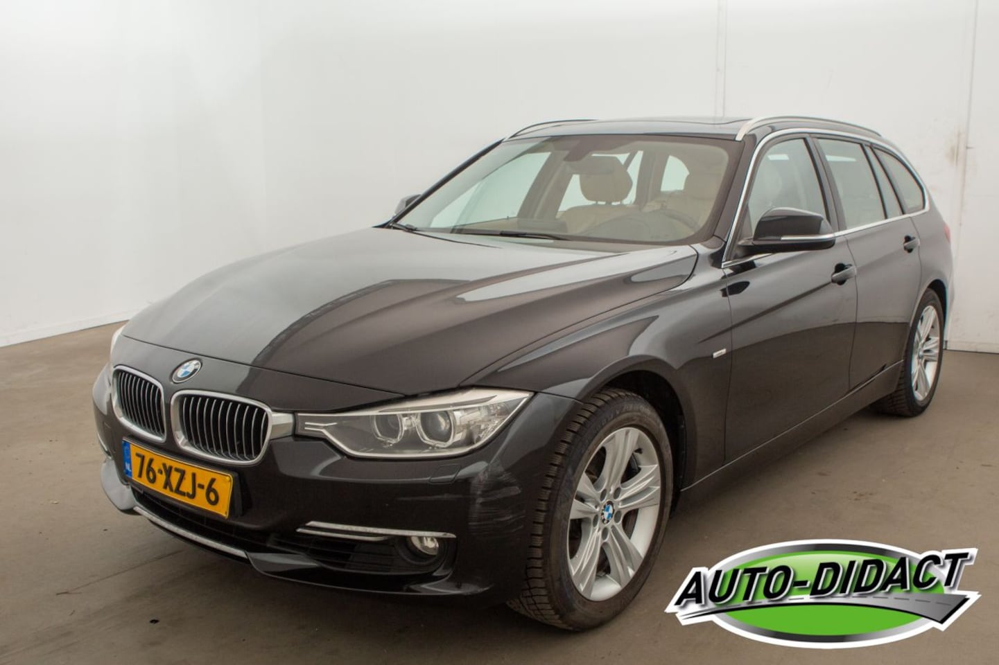 BMW 3-serie Touring - 328i Motorschade High Executive - AutoWereld.nl