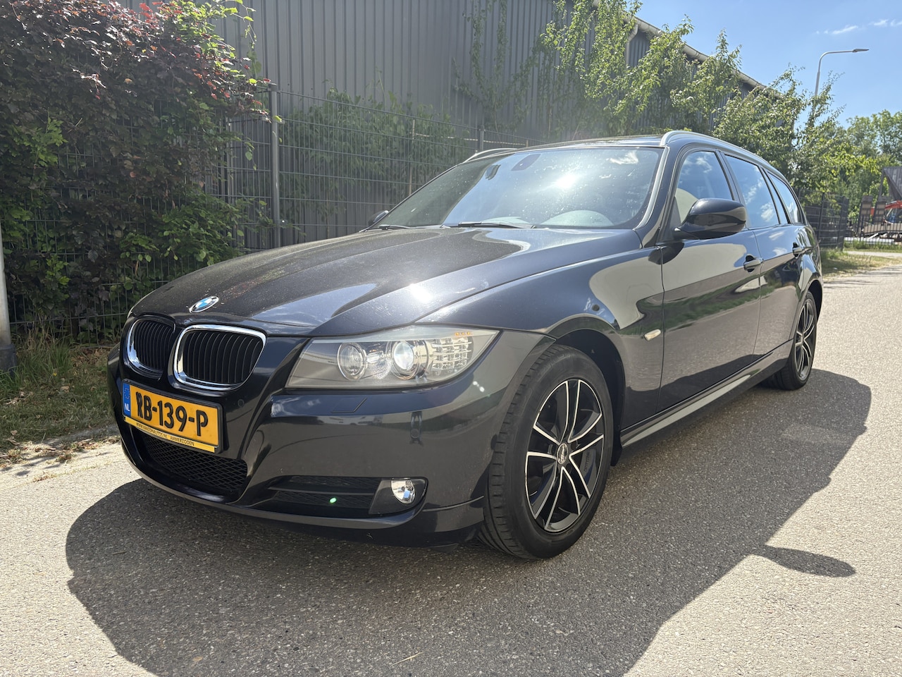 BMW 3-serie Touring - 318i Business Line / AUTOMAAT / PANORAMADAK / NAVI / 174dkm! - AutoWereld.nl