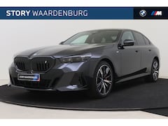 BMW i5 - eDrive40 M Sport / Trekhaak / Achteruitrijcamera / Adaptieve LED / Comfort Access / Stuurv