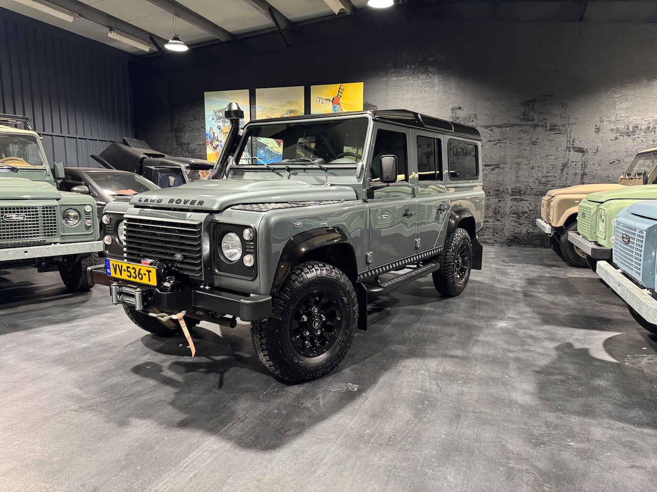 Land Rover Defender - 2.2 D SW 110" XTech 110 16.000 km 1e eig. €74900 excl. BTW - AutoWereld.nl