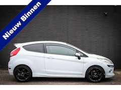 Ford Fiesta - 1.6 Metal Net binnen; wordt nog klaargemaakt