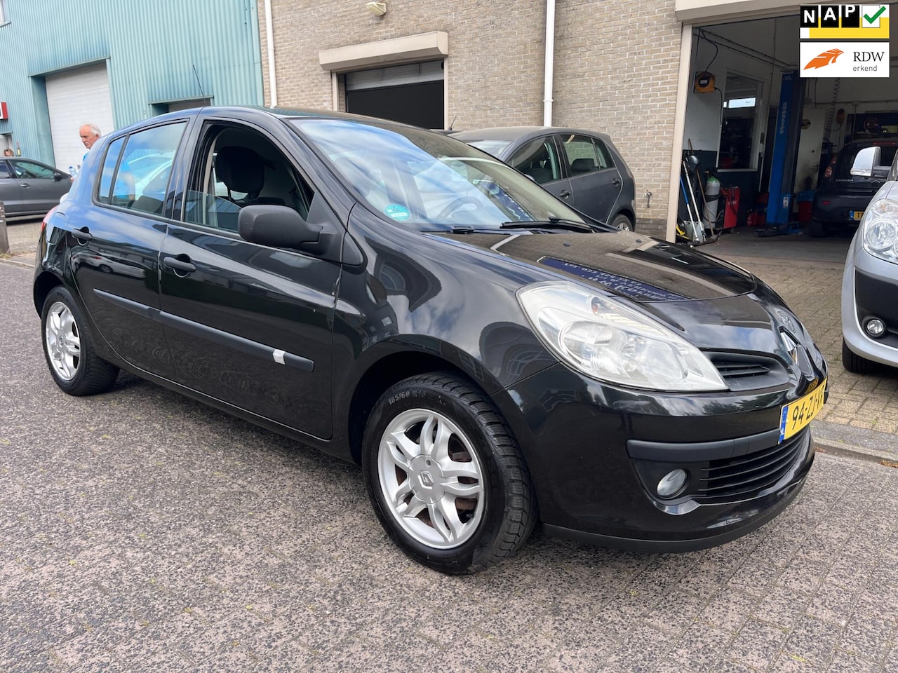 Renault Clio - 1.2-16V Special Line 5 deurs - AutoWereld.nl