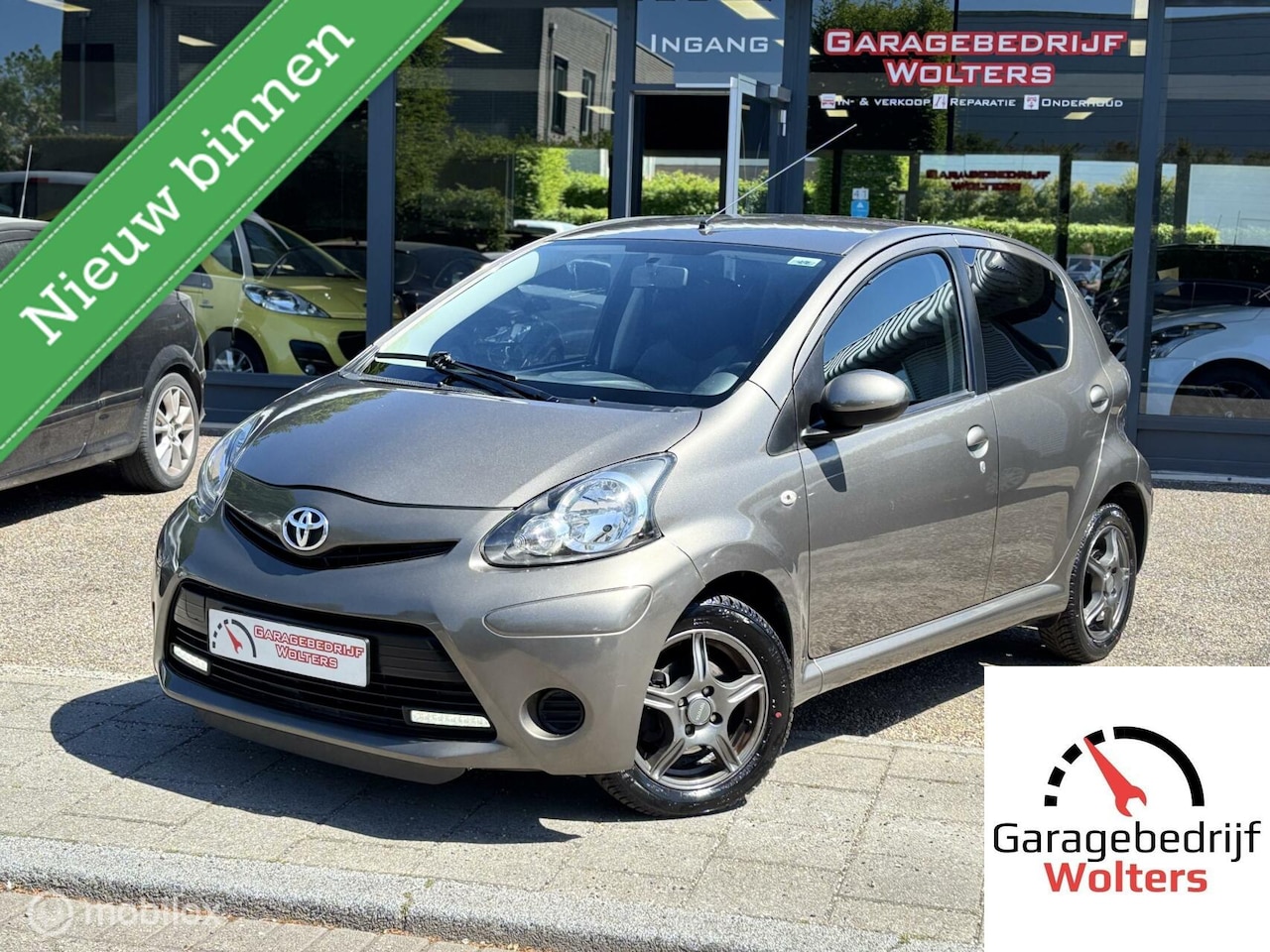 Toyota Aygo - 1.0 VVT-i Aspiration AIRCO 5DRS ELEC-PAKKET LMV - AutoWereld.nl