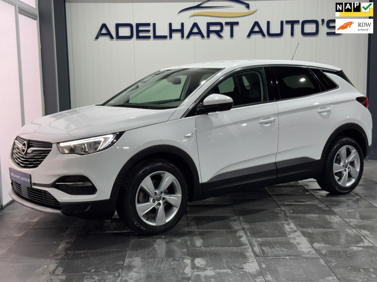 Opel Grandland X - 1.2 Turbo Business Executive Automaat / Full map navigatie / Cruise control / Camera / Sto - AutoWereld.nl