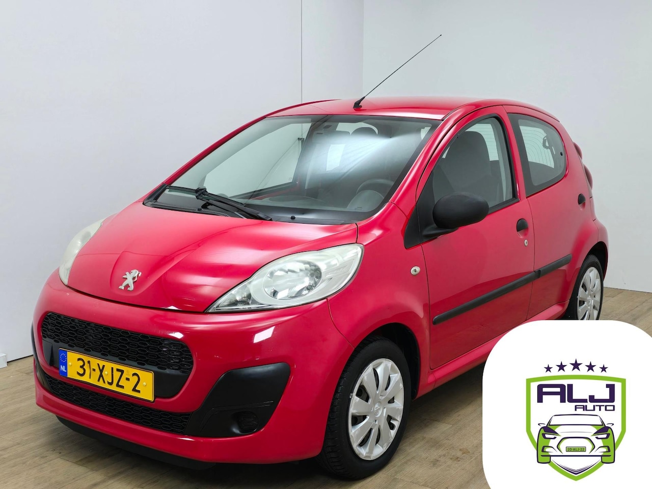 Peugeot 107 - Occasion 1.0 Access Accent met airco en 5 deurs uitvoering | Trekhaak | Tweedehands Peugeo - AutoWereld.nl