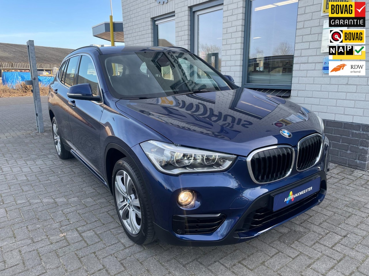 BMW X1 - SDrive18i / Automaat / Climate Controle / Cruise controle / Camera / Telefoon / Navigatie - AutoWereld.nl
