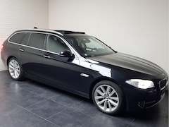BMW 5-serie Touring - 528i Aut 6 Cil ComfZetels PanoDak Navi Leer