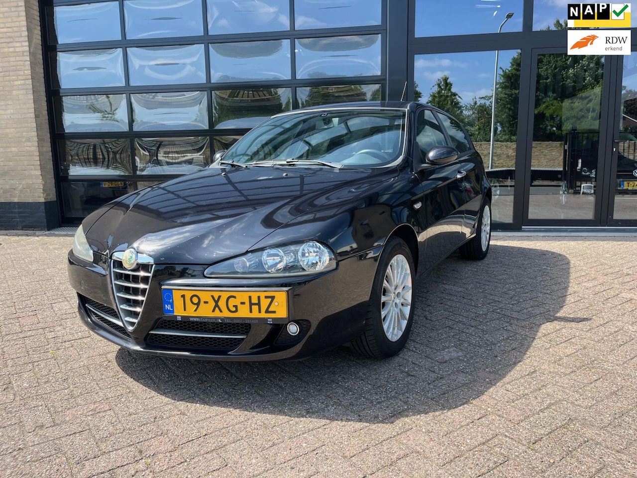 Alfa Romeo 147 - 1.6 ,Business, 1 eigenaar, Nwe APK - AutoWereld.nl