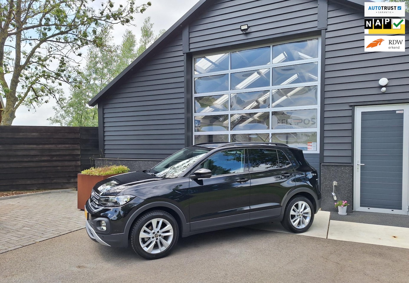 Volkswagen T-Cross - 1.0 TSI Life 1e Eig. BTW-Auto, Adap. Cruise-Control, Full-Map Navi. Climate-Control. Apple - AutoWereld.nl