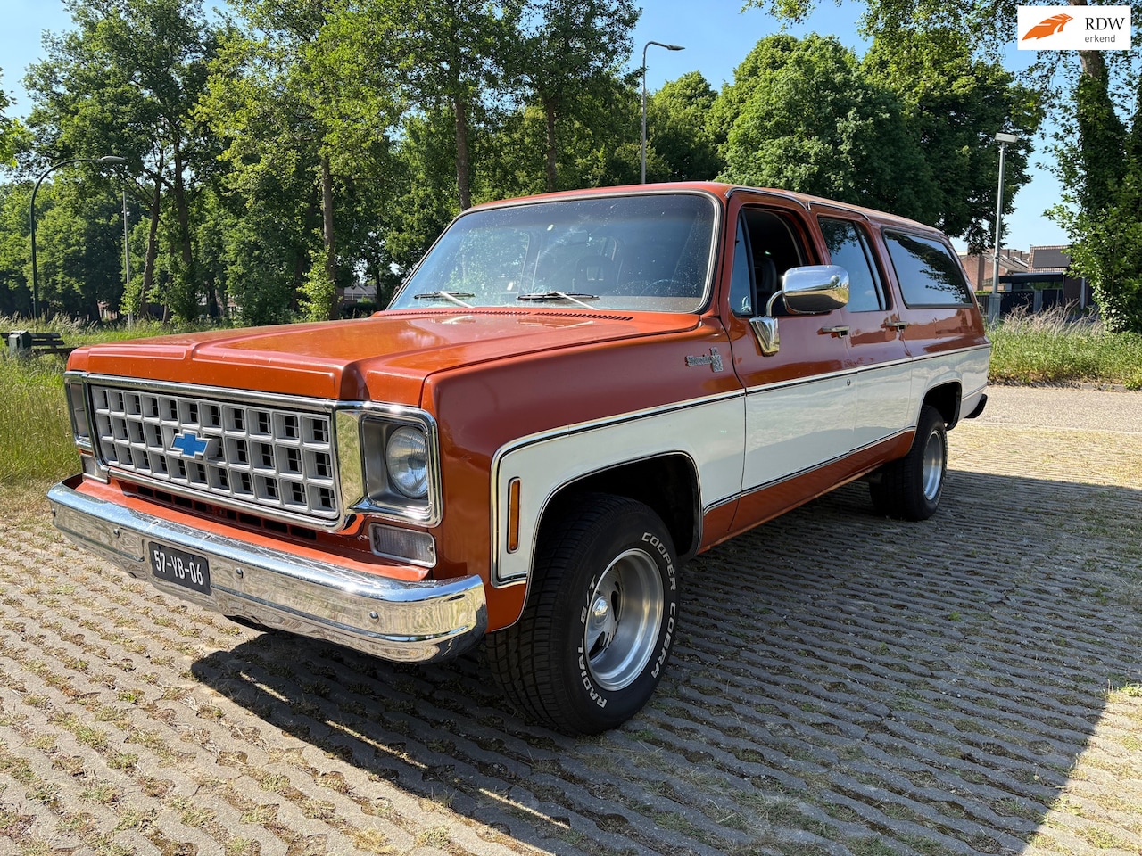 Chevrolet Suburban - Oldtimer / unieke auto / zeer goed onderhouden - AutoWereld.nl