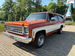 Chevrolet Suburban - Oldtimer / belastingvrij / lpg / unieke auto / zeer goed onderhouden
