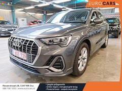 Audi Q3 - 35 TFSI S Line Climate control Adaptive cruise control Navigatie LED Trekhaak Panorama dak