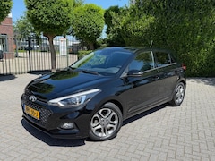 Hyundai i20 - 1.2 (4 cil.), Apple CarPlay, Clima, Cruise Control, Navi, Achteruitrijcamera, Parkeersenso