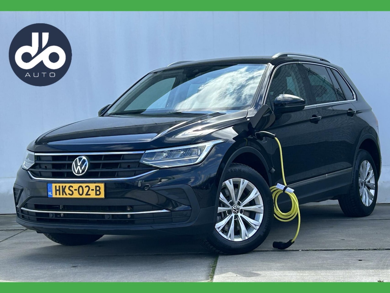 Volkswagen Tiguan - 1.4 TSI eHybrid Life DIGI DASHB. I NAVI + CAMERA I LED - AutoWereld.nl