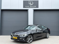 BMW 3-serie - 330e Luxury / Schuifdak / Leder / Camera / NAP