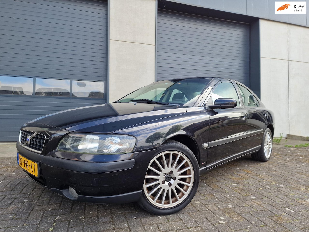 Volvo S60 - 2.4 AUTOMAAT LEDER NAVI CRUISE 2 X SLEUTELS - AutoWereld.nl