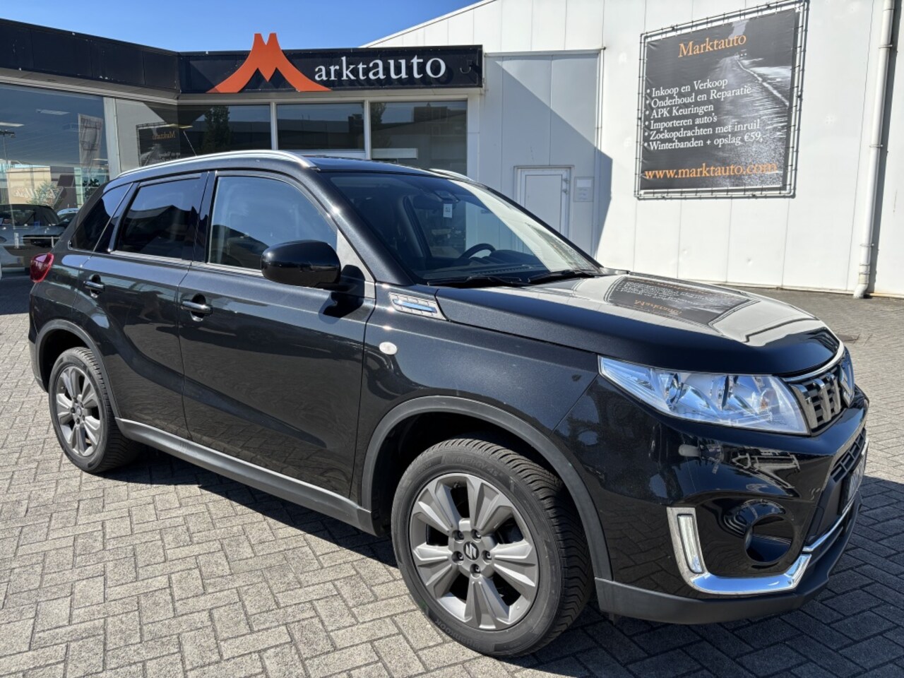Suzuki Vitara - 1.0 B.jet AllGrip Select 4X4 Trekhaak Carplay Camera Navi Led - AutoWereld.nl
