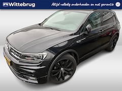 Volkswagen Tiguan - 1.5 TSI 150pk ACT Highline Business R-Line DSG Automaat Panoramadak / Trekhaak / Leder / R