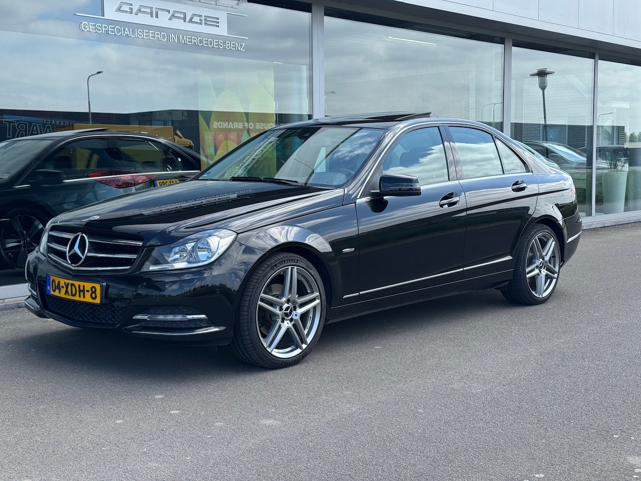 Mercedes-Benz C-klasse - 180 Avantgarde automaat , schuifdak / afneembare trekhaak - AutoWereld.nl