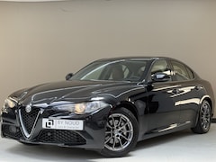 Alfa Romeo Giulia - 2.0T Super, 200Pk, 2018, 1ste eigenaar, Dealer onderhouden, Half leder/Half stof, Navigati