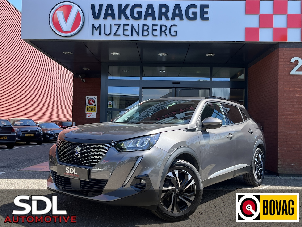 Peugeot 2008 - 1.2 PureTech Allure // NAVI // CAMERA // TREKHAAK // APPLE CARPLAY / ANDROID AUTO // CRUIS - AutoWereld.nl