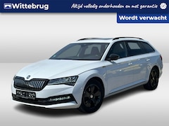 Skoda Superb Combi - 1.4 TSI iV Sportline Business / Zwenkbare trekhaak / Panoramadak / Camera / 19'' LMV / Nav