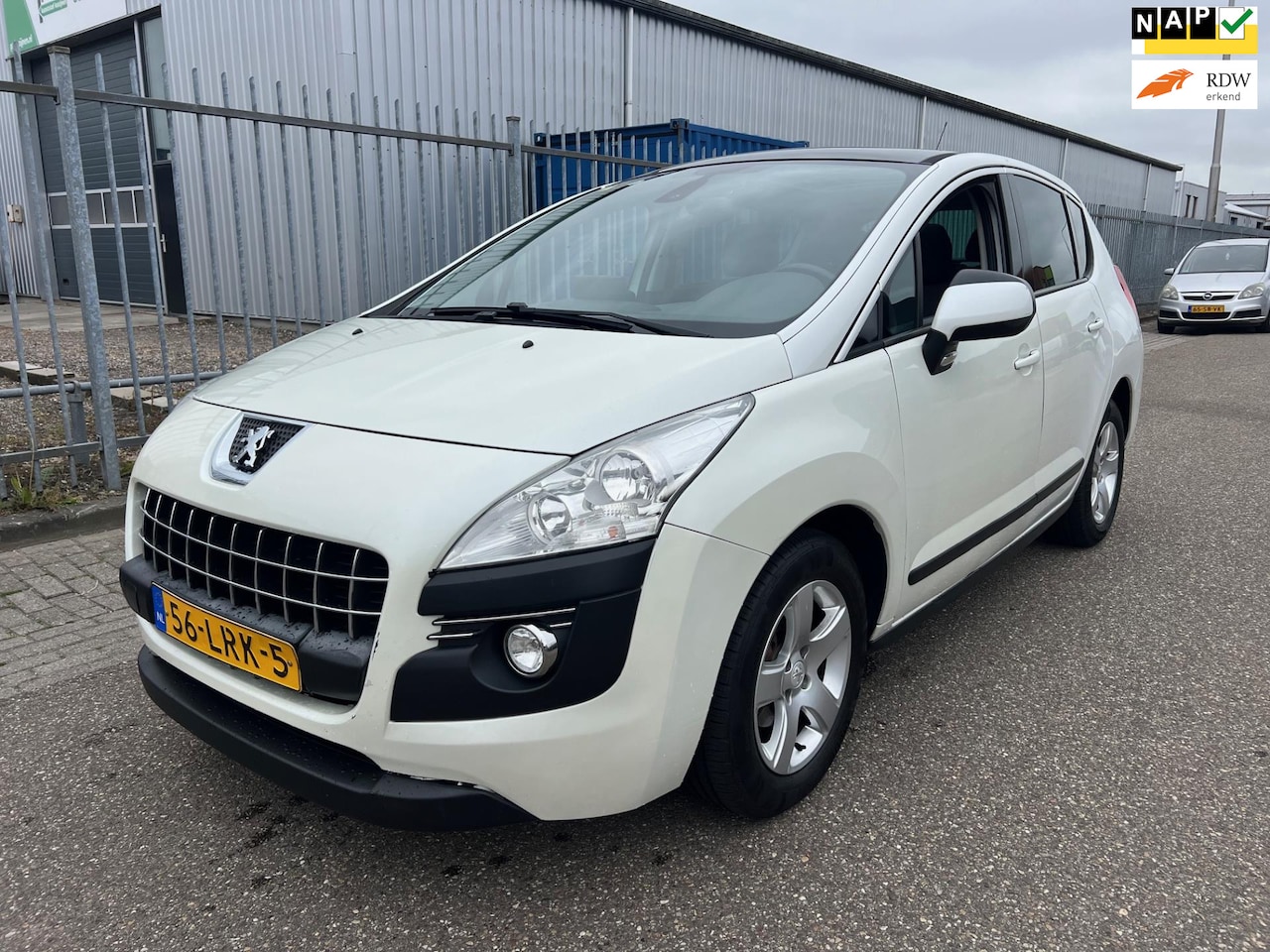 Peugeot 3008 - 1.6 HDiF Blue Lease | Navi | Clima | Cruise | APK 11-2025 - AutoWereld.nl