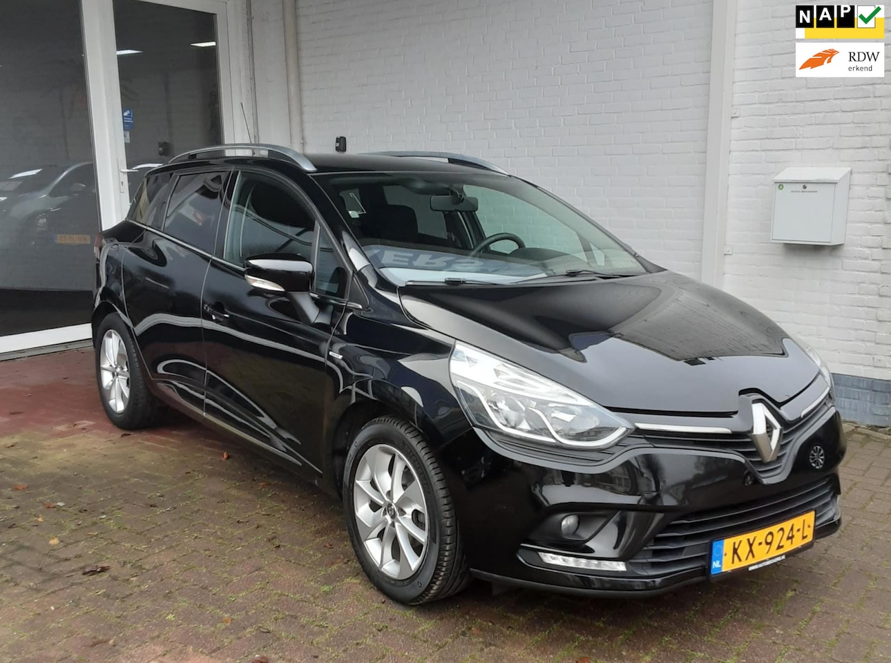 Renault Clio Estate - 0.9 TCe Limited *CARPLAY / TREKHAAK / PARKEERSENSOREN ACHTER * - AutoWereld.nl