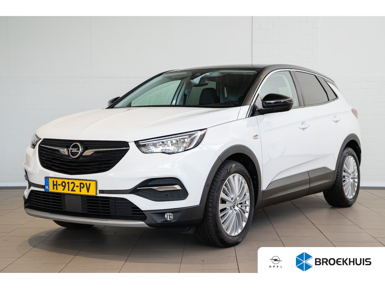 Opel Grandland X - 1.2 Turbo Innovation Automaat | Climate Controle | Navigatie | Apple Carplay & Android Aut - AutoWereld.nl