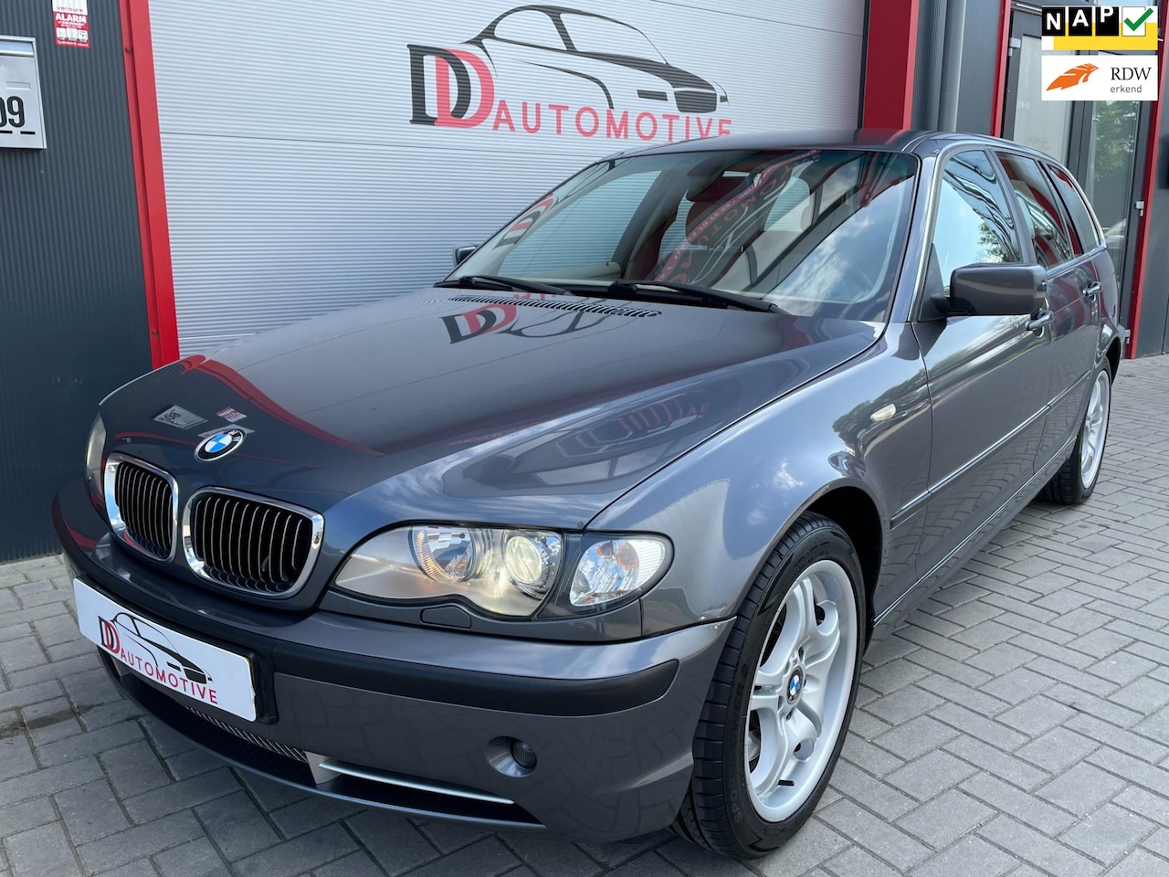 BMW 3-serie Touring - 330xi AUT/XENON/LEER/CRUISE/PDC/CLIMA - AutoWereld.nl
